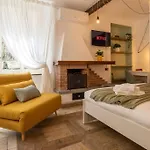 Porta Susa-Centro Suite Con Netflix, Wi-Fi E A/C