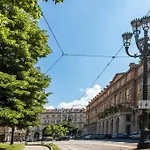 Porta Susa-Centro Suite Con Netflix, Wi-Fi E A/C